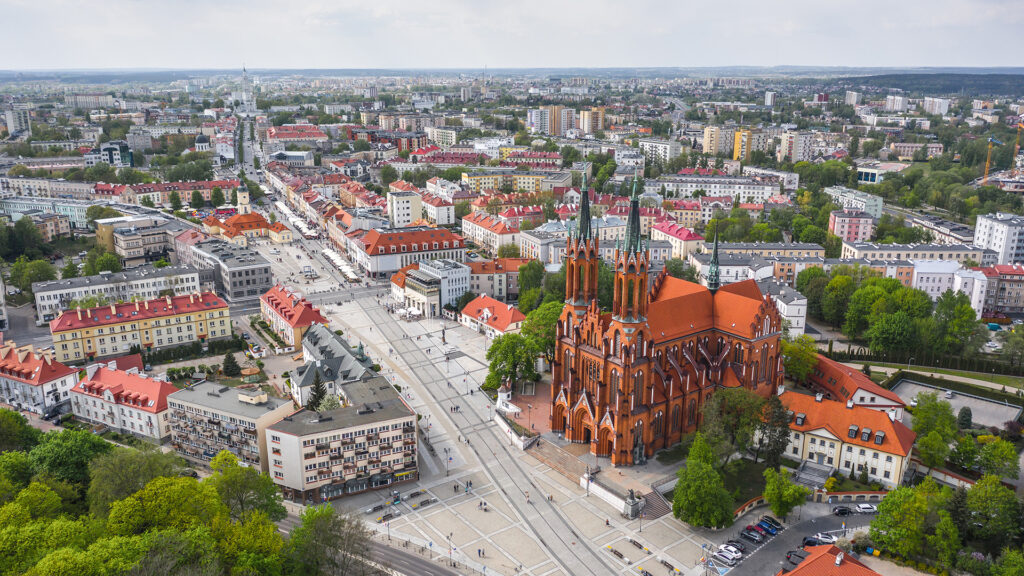 Podlaskie, białystok, katedra Cathedral Basilica of the Assumption of the Blessed Virgin Mary in Bialystok. Aerial view